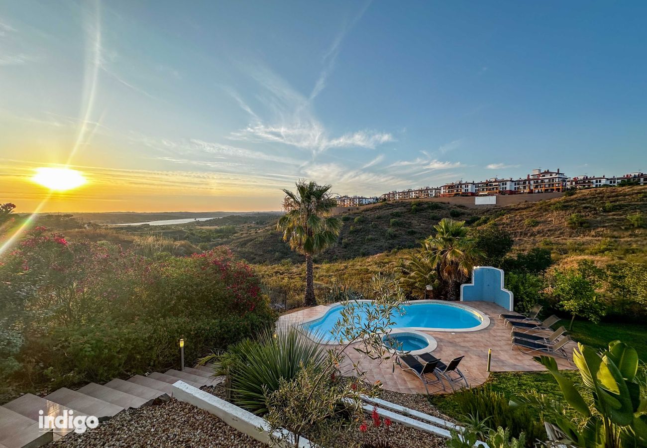 Villa en Ayamonte - Villa Nosredna 5 Bedroom & Pool LES01 Villa en Ayamonte - Villa Nosredna 5 Bedroom & Pool LES01