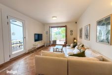 Casa en Ayamonte - Modern Family Townhouse • Pool Access • CAM01