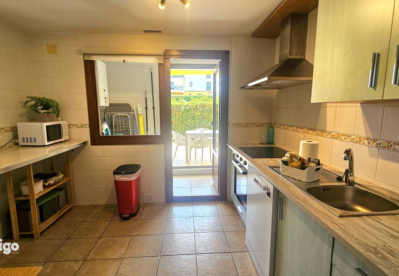 Apartamento em Ayamonte - CAP01 Con jardín y acceso a la piscina. Apartamento em Ayamonte - CAP01 Con jardín y acceso a la piscina.