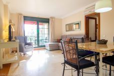Apartamento em Isla Canela - BEA01 Modern Spacious Apartment
