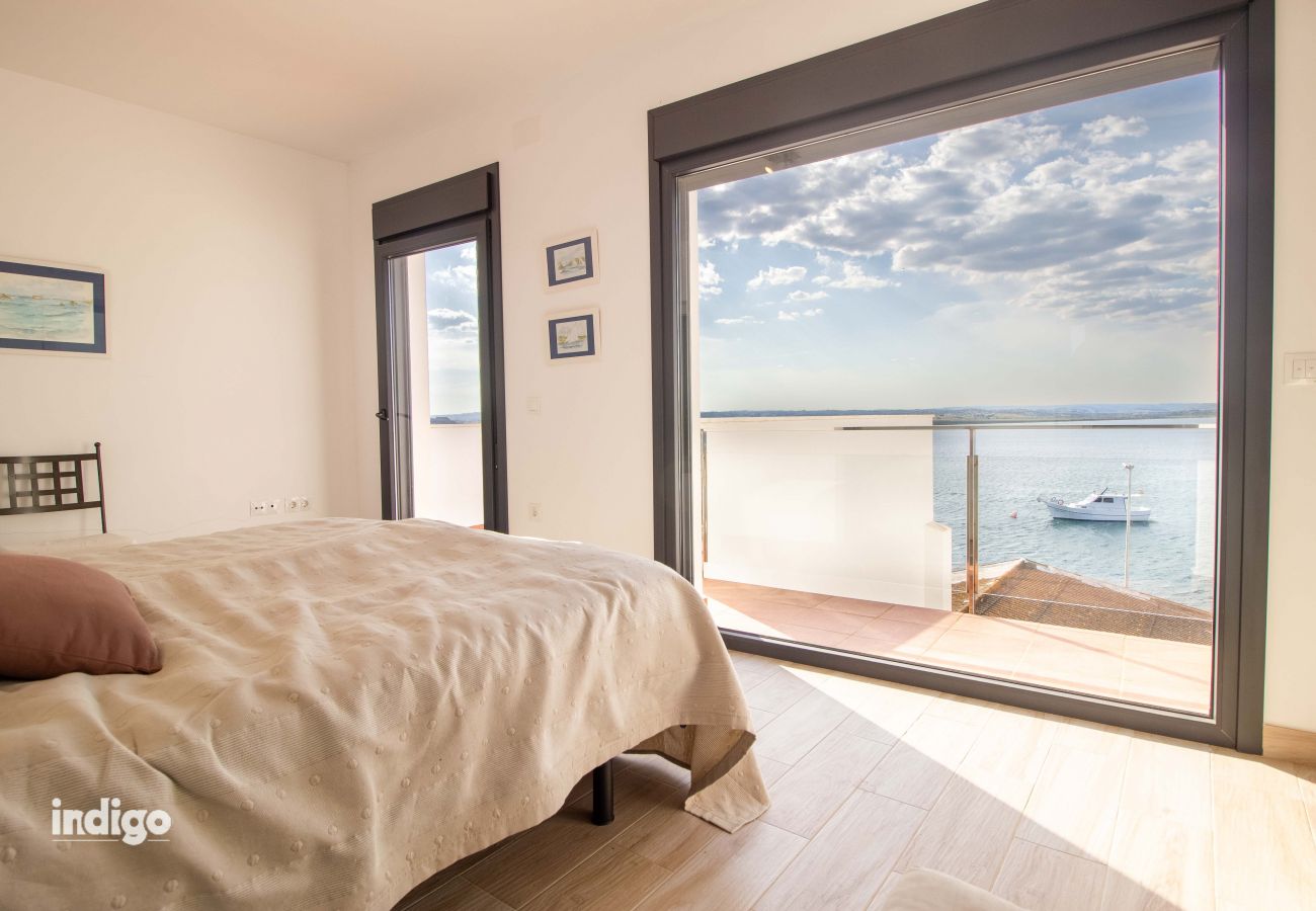 House in Ayamonte - DEK001  Riverview Modern Townhouse in Ayamonte